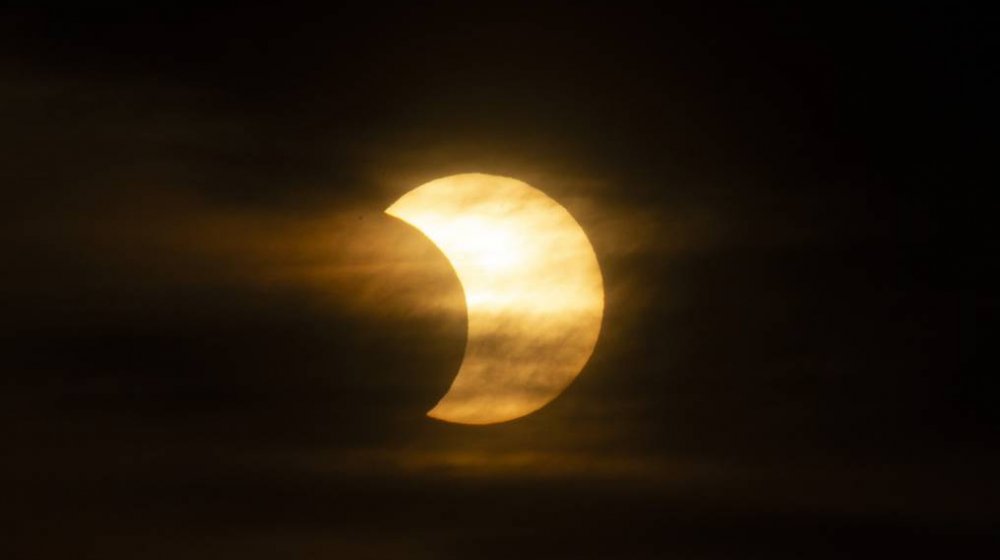 Eclipse solar parcial fue visible en la costa este de EE.UU.