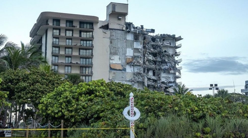 (VIDEO)EE.UU.: El derrumbe de un edificio de 12 pisos en Miami deja al menos un muerto y 8 heridos