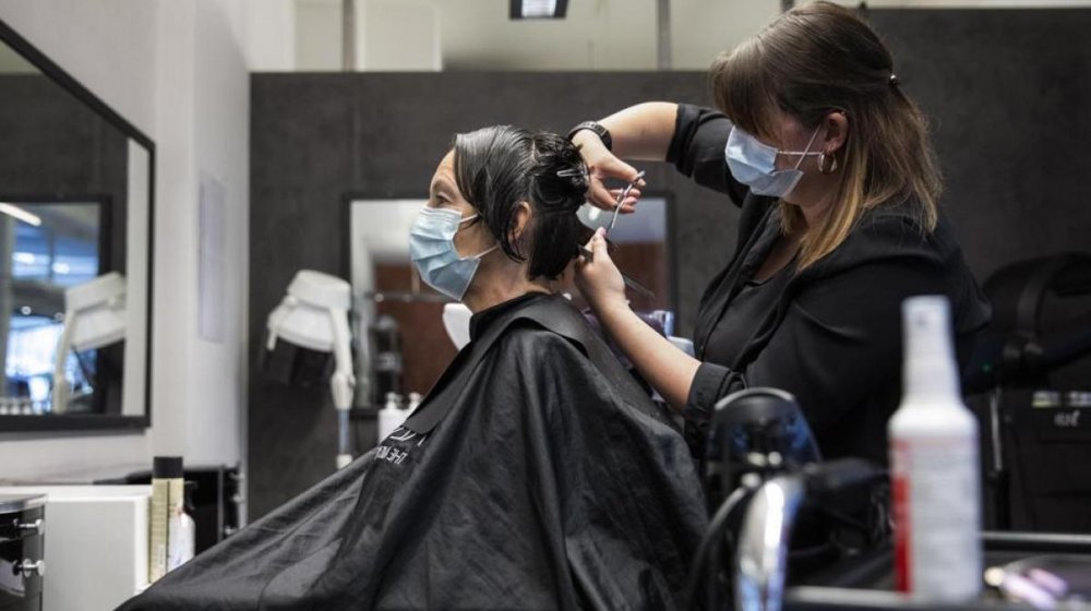 Conoce los requisitos para obtener subsidio de hasta tres millones de pesos: Sercotec abre convocatoria Reactívate Belleza