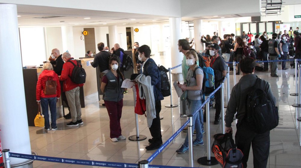 Colegio Médico solicita disminución del flujo de viajeros ante anuncio del Plan Fronteras del Minsal