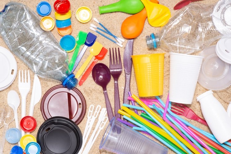 Chao a los plásticos de un sólo uso: Anunciarán ley que entrará en vigencia el 2022