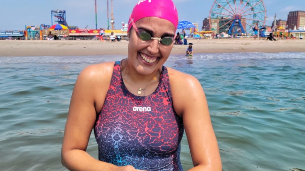 Bárbara Hernández sorprende nadando alrededor de Manhattan durante 24 horas