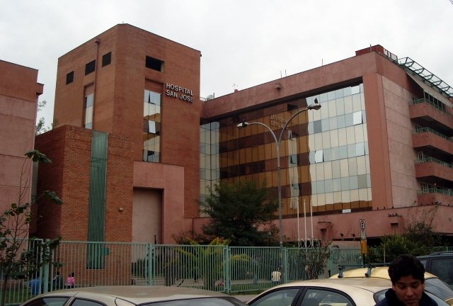 Investigación Ciper: Hospital San José ha derivado pacientes por más de $4.700 millones a empresa de la esposa del director