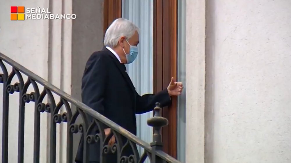 Presidente Piñera usó su cuenta de Tiktok para relatar anécdota con puerta de La Moneda