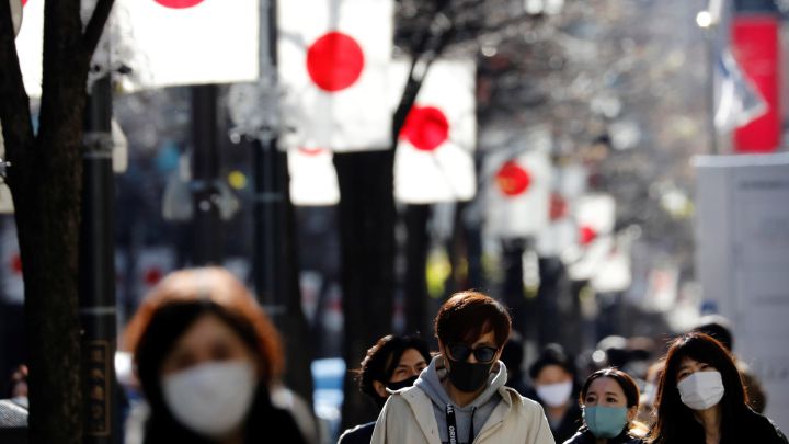 Japón intensificará medidas para frenar quinta ola de contagios por covid-19