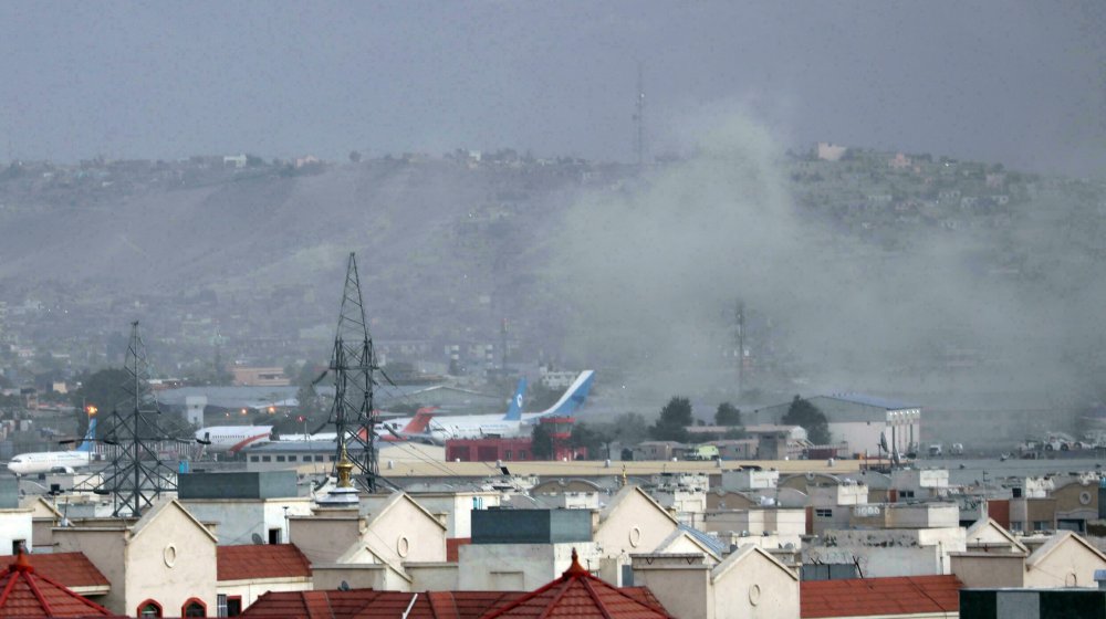 Pentágono confirma que hay estadounidenses y civiles entre las víctimas de explosiones en Kabul
