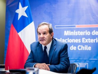 La réplica del canciller Allamand a Argentina ante controversia por límites australes:
