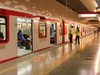 Metro, Transantiago y Metrotren cambian horario tras recorte en Toque de Queda