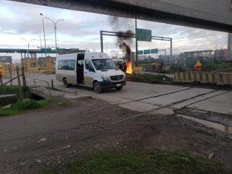 Trabajadores forestales se toman acceso a Curanilahue y Celulosa Arauco en rechazo a últimos ataques