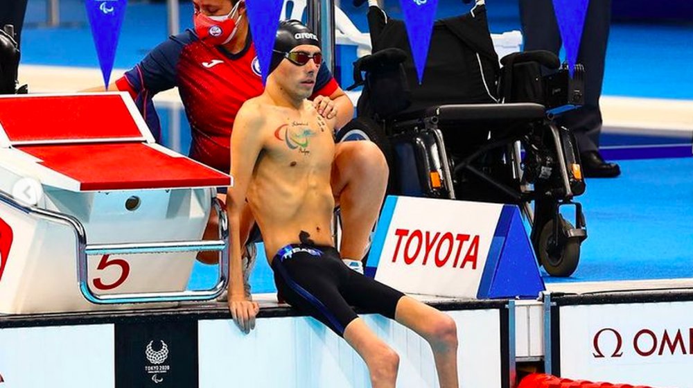 ¡Orgullo nacional! Alberto Abarza gana la plata en 50 metros espalda: tercera medalla en Tokio 2020