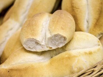 Ideal para el choripán: Aprende a hacer marraquetas integrales caseras en