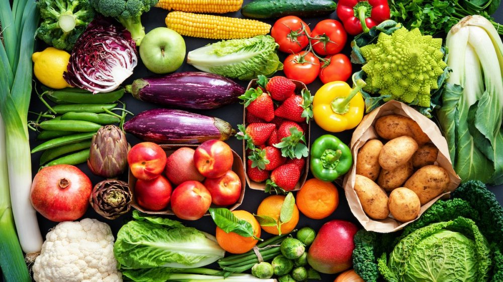 Nutricionistas y feriantes llaman al correcto cuidado de frutas y verduras ante alza de precios