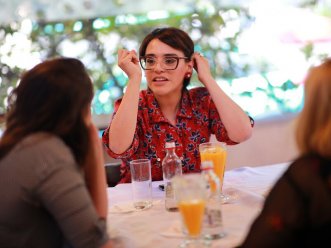 137 millones de pesos en boletas: ¿De qué se trata la acusación contra Karina Oliva?
