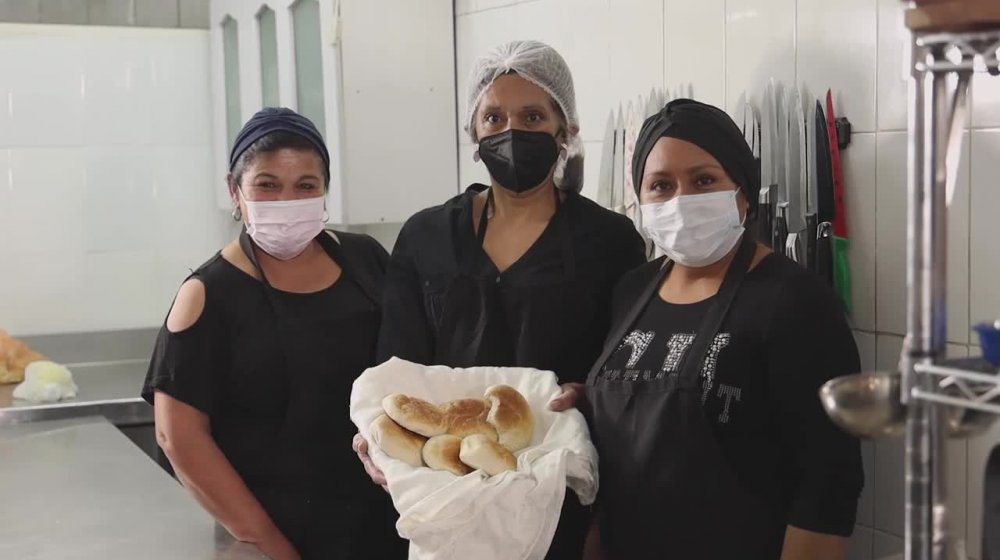 Hoy a las 14:30 hrs. conoceremos la historia de esfuerzo de un grupo de mujeres que crearon Pan de Cordillera